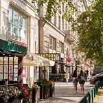 Plac Konstytucji By Bookinghost Lägenhet Warszawa