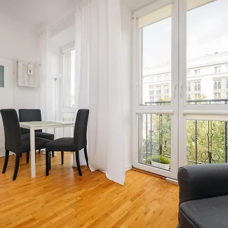 Apartman Plac Konstytucji By Bookinghost Varsó