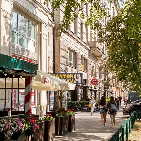 Plac Konstytucji By Bookinghost شقة وارسو