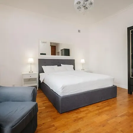 Plac Konstytucji By Bookinghost *