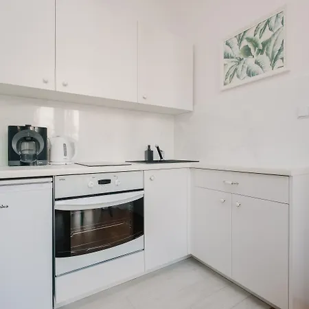 Plac Konstytucji By Bookinghost Varsovie